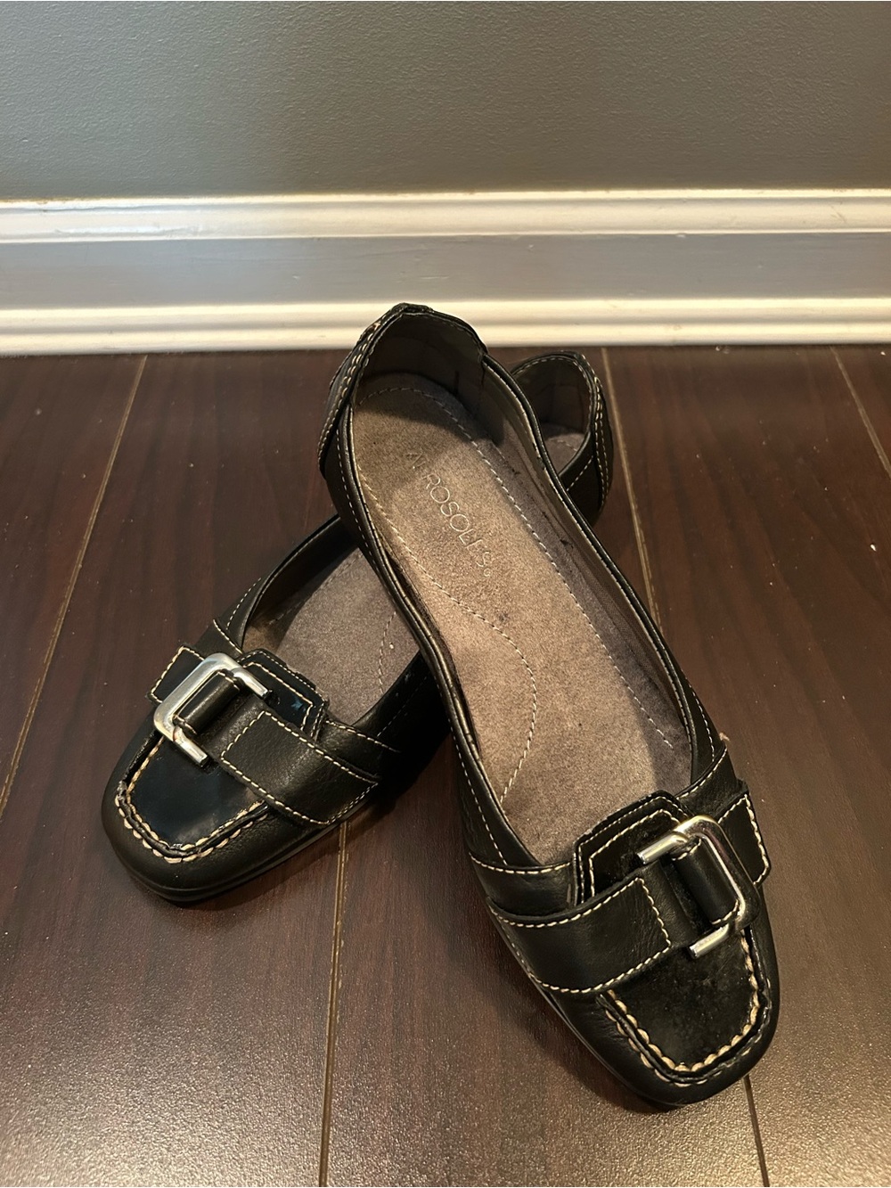 Aerosoles Black Square Toe Flats with Buckle Detail - Size 7.5